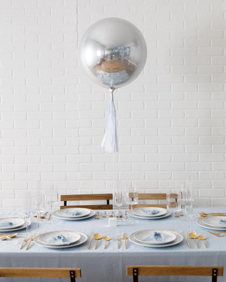 Provence – 16in Orb Foil Balloon with Skirt Centerpiece | Rental