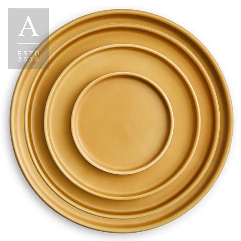 KALEB HONEY STONEWARE – Dinner Plate – 10″ | Rental